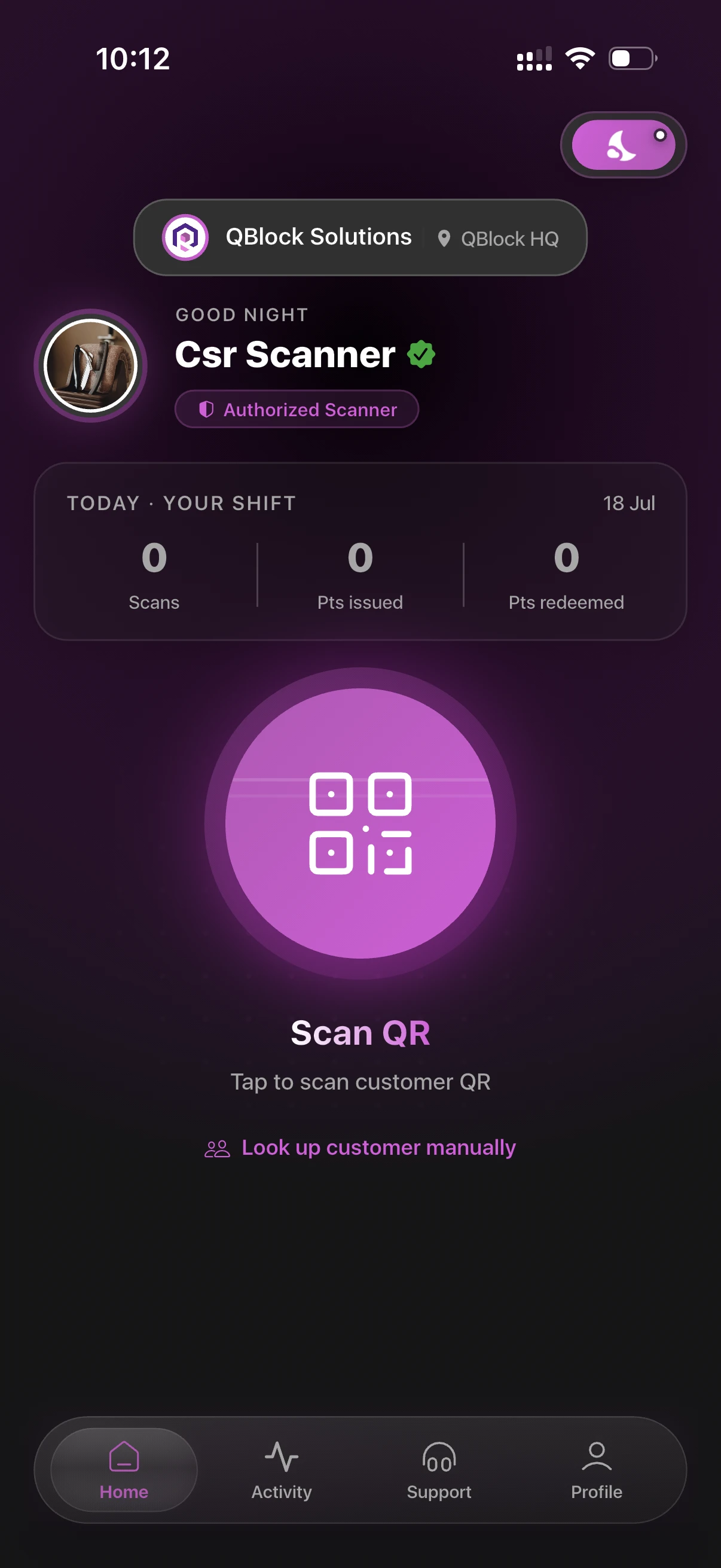 LoyalsClub staff scanner ready to scan a customer QR code